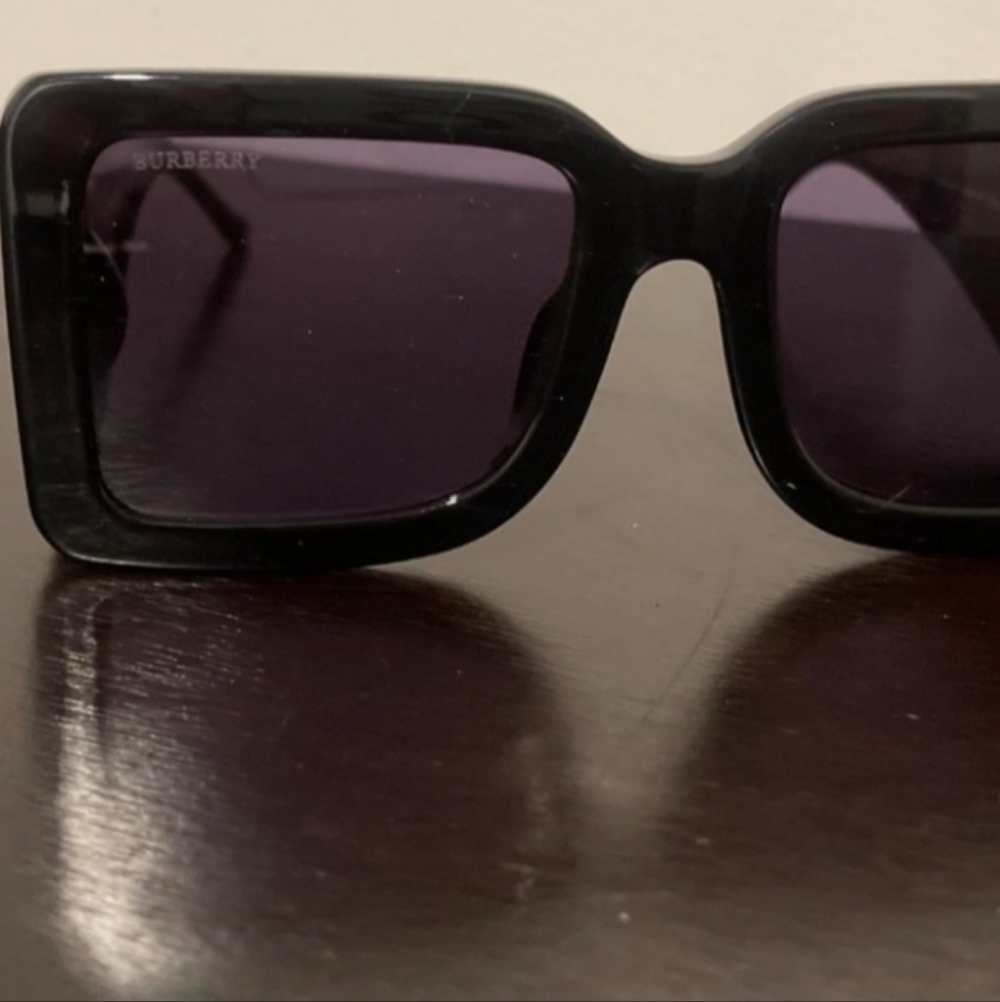 Burberry Black and Gold Square Sunglasses - Picture 4 of 6
